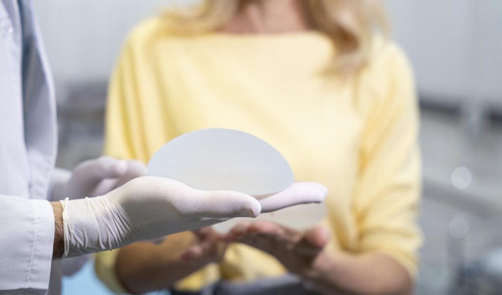 La Scelta del Chirurgo per la Mastoplastica Additiva: Fattori da Considerare